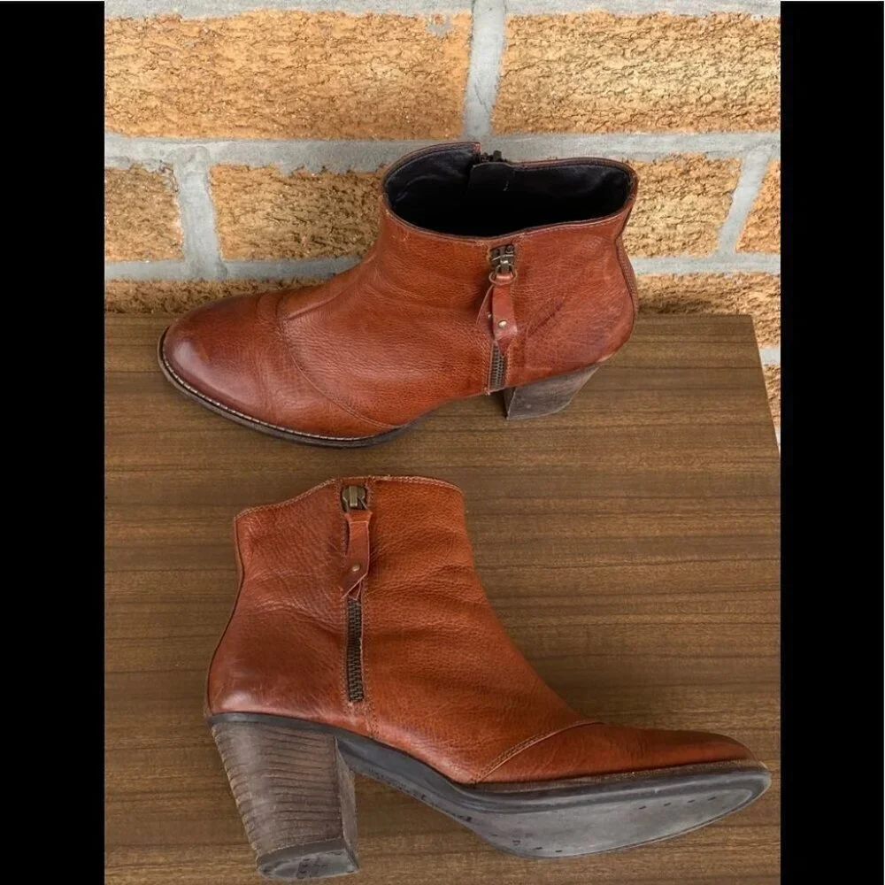 Paul Green Saddle Lea Natick Ankle Boot sz 9